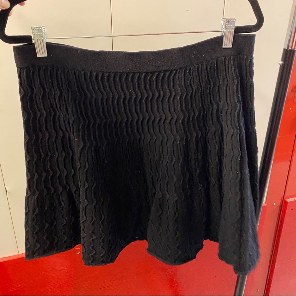 Willi Smith Black Textured Knit Flared Skirt | Size L
